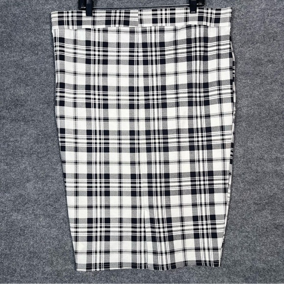 Torrid NWT Women’s 2X Midi Pencil Skirt Stretch Workwear Black White Plaid - Picture 2 of 9